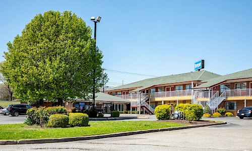 Rodeway Inn & Suites - Smyrna, TN