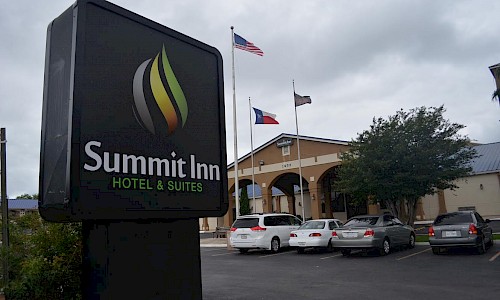 Summit Inn - San Marcos